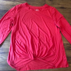 Shirt with knot at the bottom